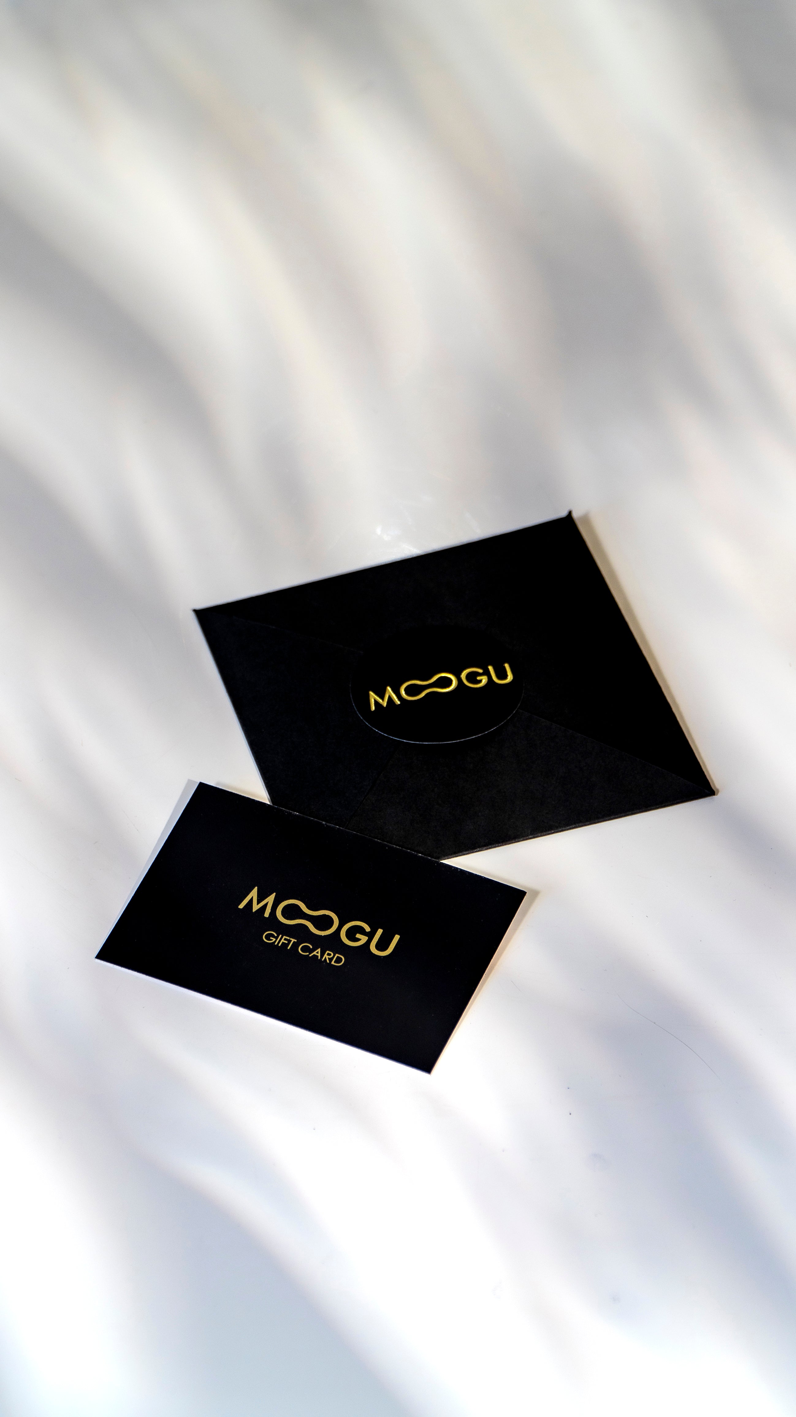 Card cadou MOOGU în ambalaj elegant de cutie