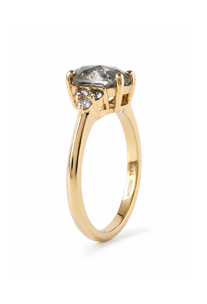Detaliu diamant Salt & Pepper 1 ct inel logodnă Prisma, pietre laterale, MOOGU® lucrat manual